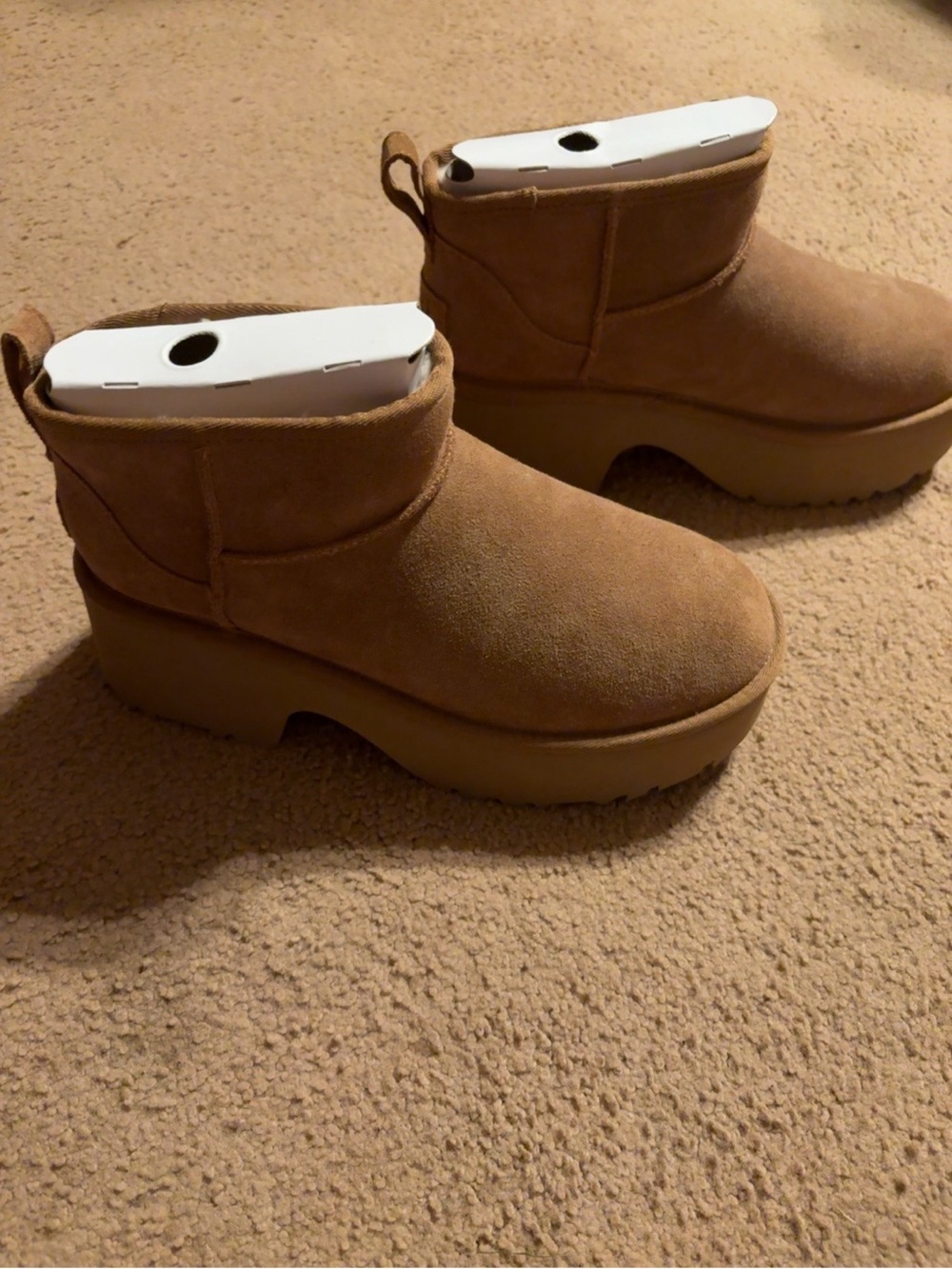 UGG Classic Ultra Mini Platform Boots Chestnut Women’s Size 10 NEW